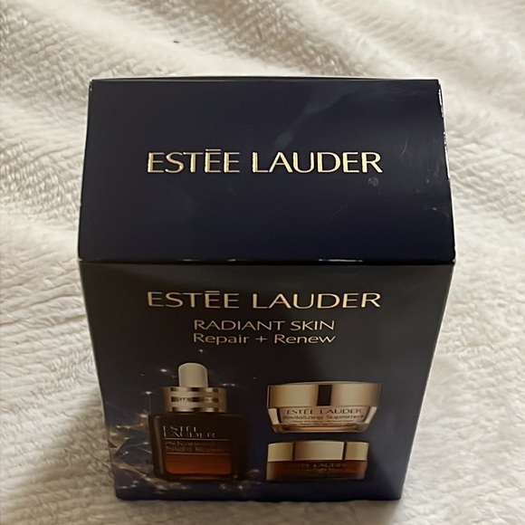 *NEW* Estēe Lauder - Radiant Skin - Repair + Renew - Picture 4 of 4